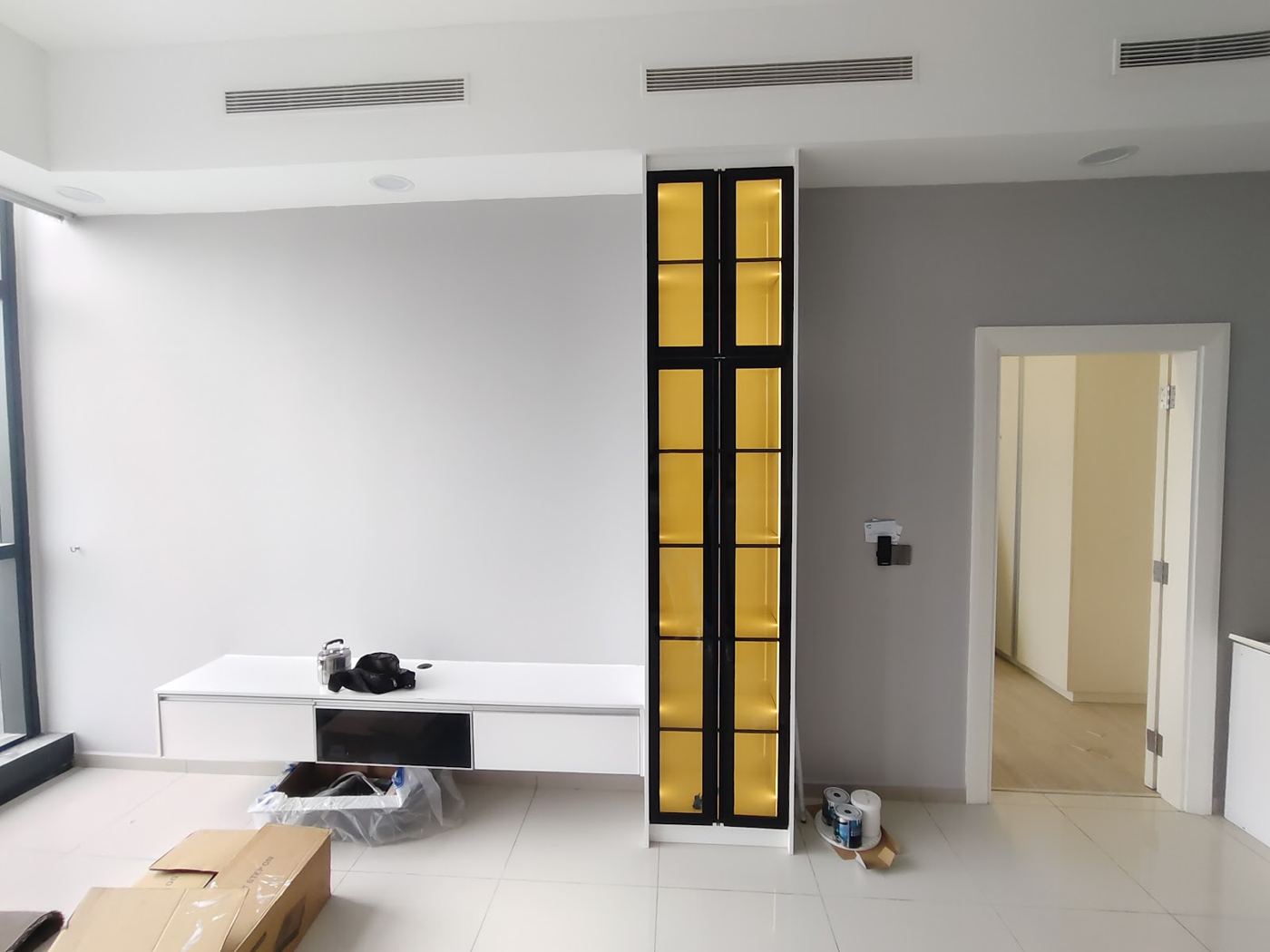 Display cabinets & TV console